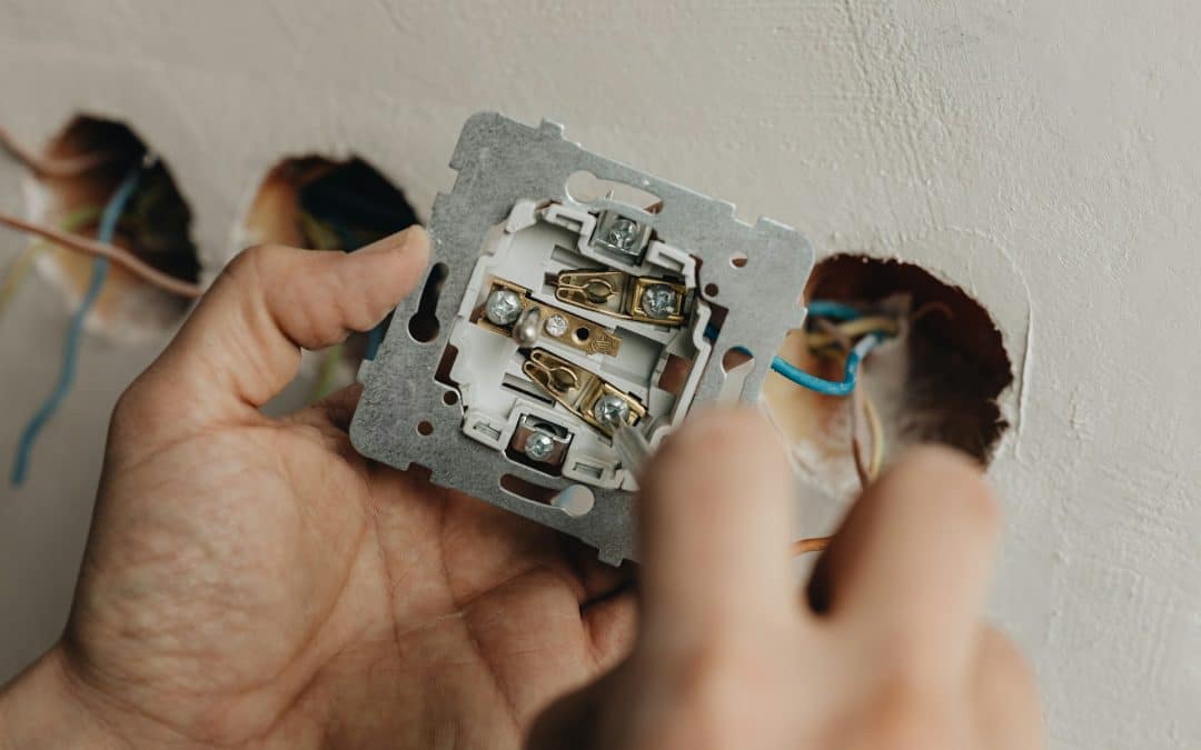 Common Electrical Problems and How to Fix Them Yourself