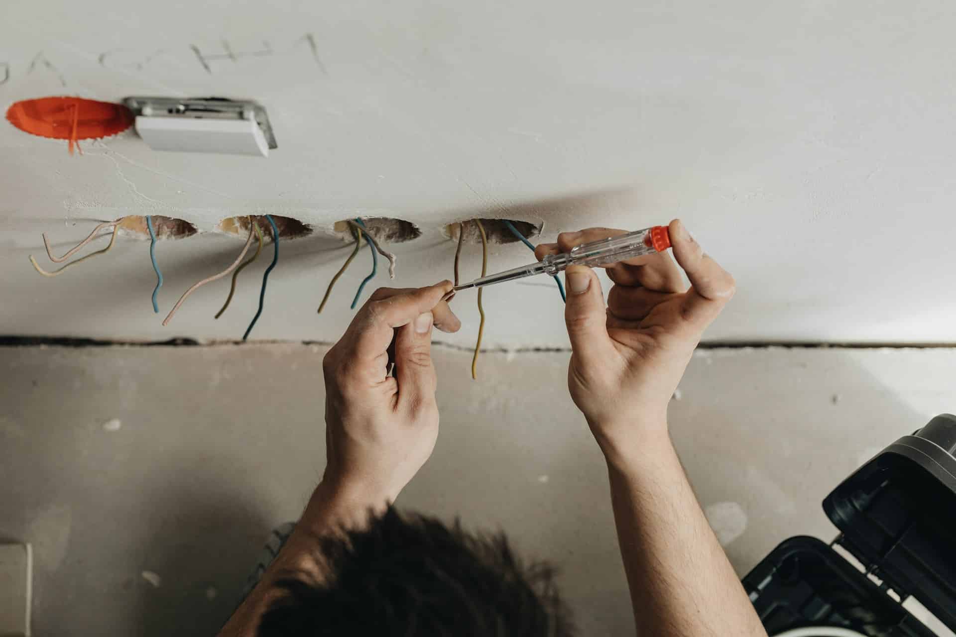electrical outlet repair
